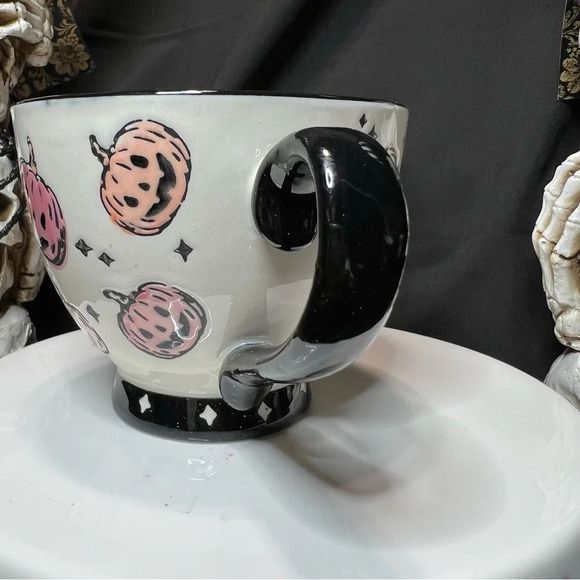 Potters Studio 2024 Halloween Spooky Seaon Ceramic Pink Black Pumpkin Mugs x2 - Picture 7 of 14